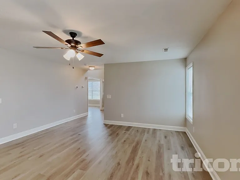 15 Summerseat Way — Photo 2