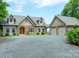 301 Oak Winds Dr, Old Fort, NC 28762