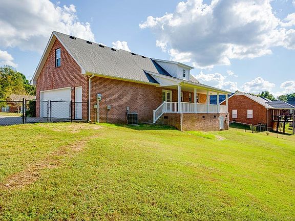 4th image of 1310 Grassland Dr