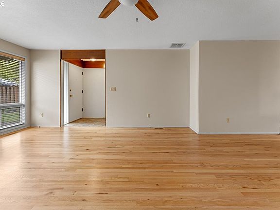 2nd image of 4880 SW Wembley Pl