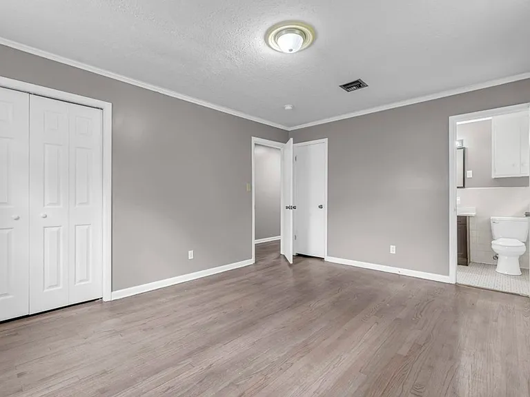 1007 Eisenhower Dr — Photo 16