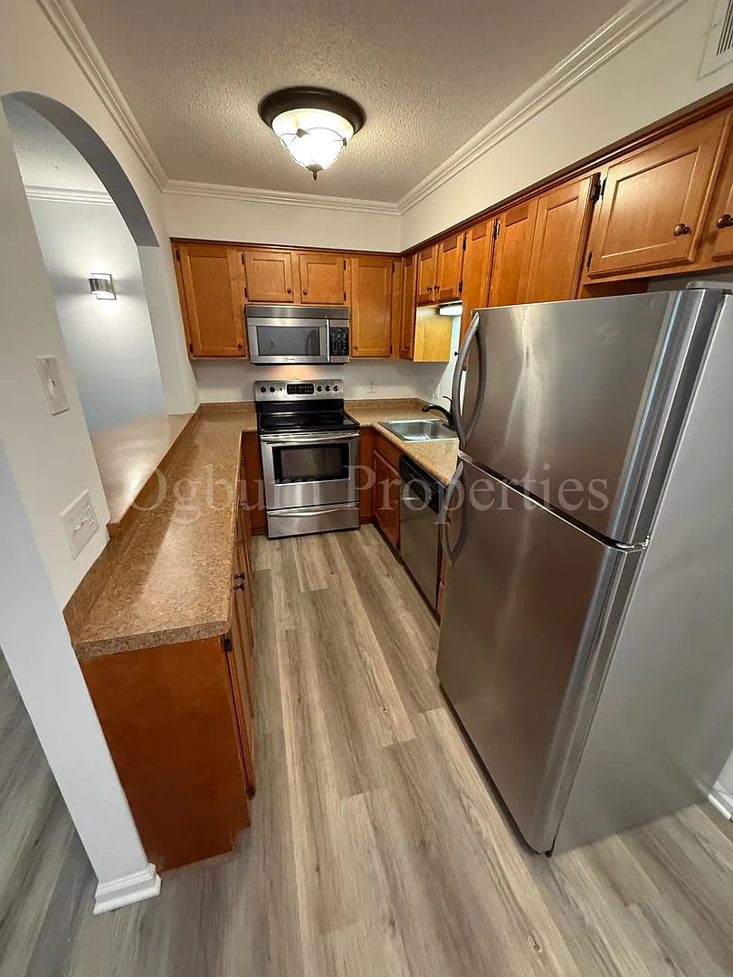 1 bed, 1.0 bath, $825 — Photo 4