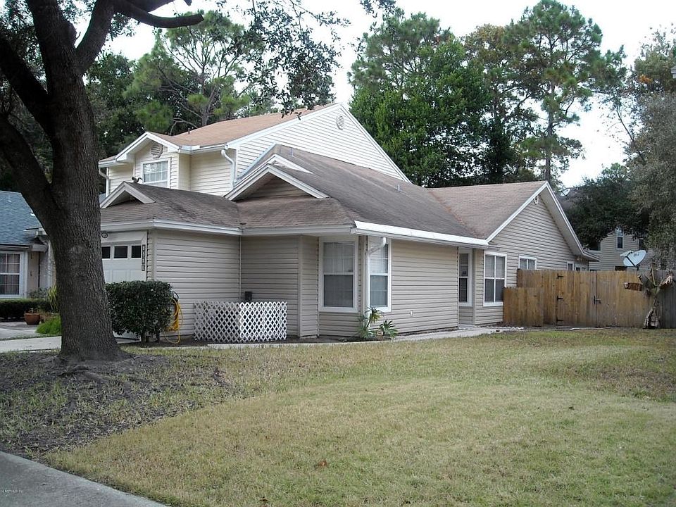 7621 Rain Forest Drive, North