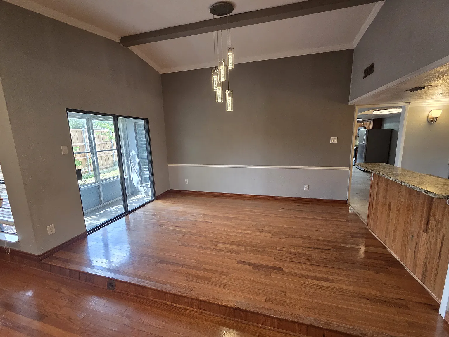 4 bed, 2700 sqft, $3,000 — Photo 3