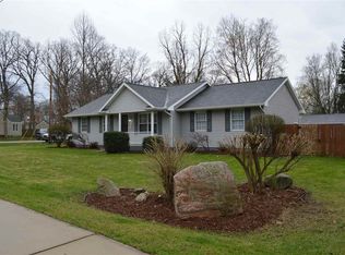 52529 Kenilworth Rd, South Bend, IN 46637