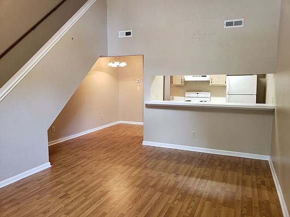 3rd image of 1819 Crane Dr