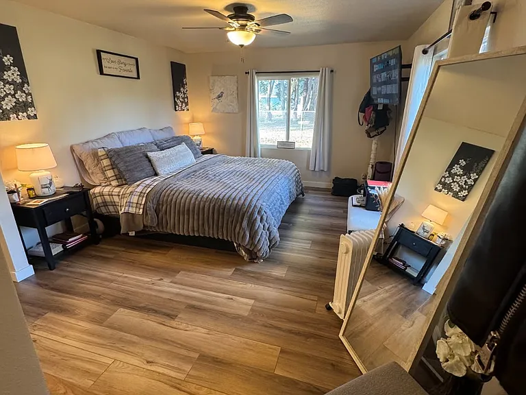 Master bedroom - view 2