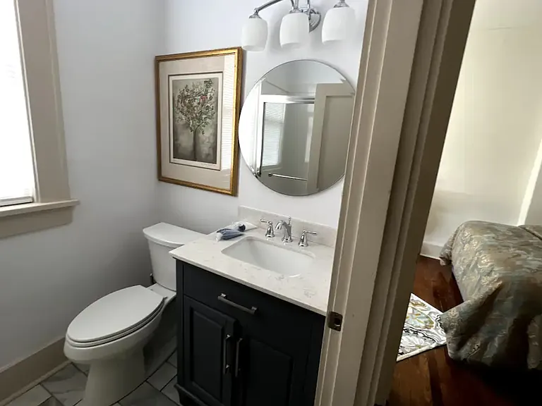 1011 W 6th St #5 — Photo 8