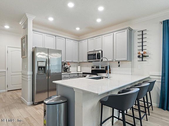4th image of 2585 SANDY DUNE Drive