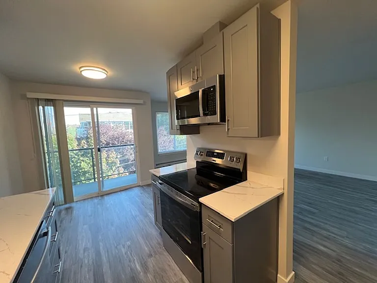 Ekilai Apartments - Spacious 1 Bed, 2 Bed Units & 3 Bed Units, w/ Private Balcony ~ Designer fini... — Photo 6