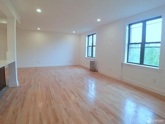 4th image of 450 Clinton Ave APT E2