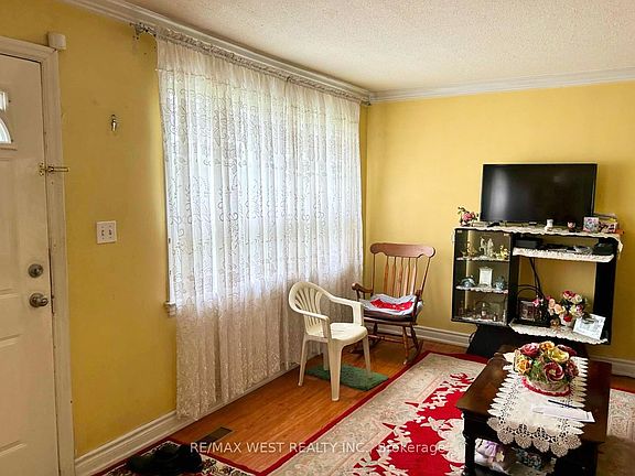 4th image of 2567 Kingston Rd