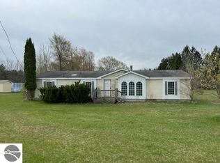 6124 E Almy Rd, Vestaburg, MI 48891