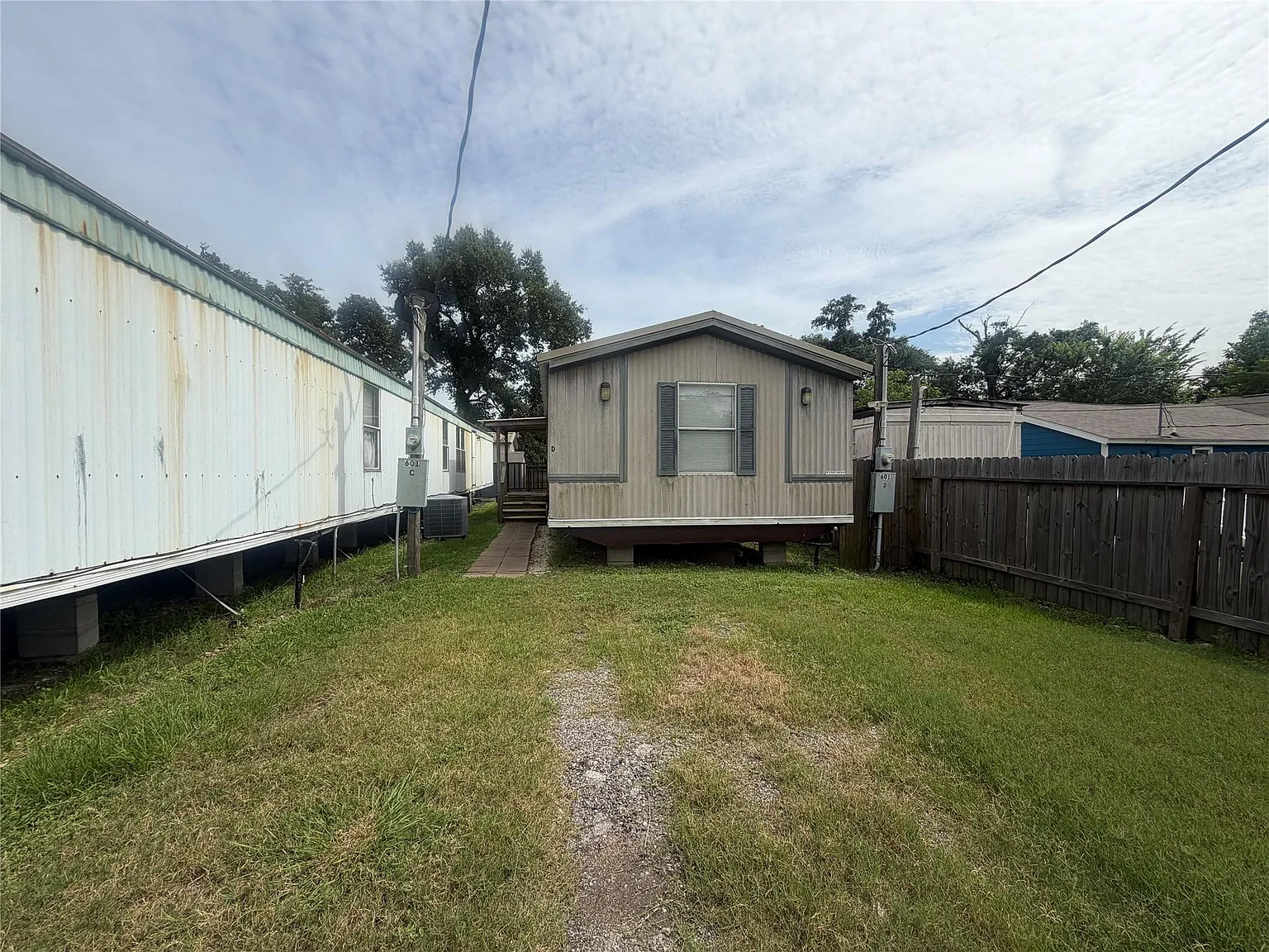 3 bed, 2.0 bath, 1140 sqft, $1,250 — Photo 2