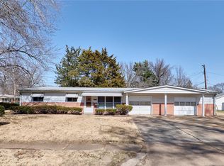 1215 Pamela Dr, Florissant, MO 63031