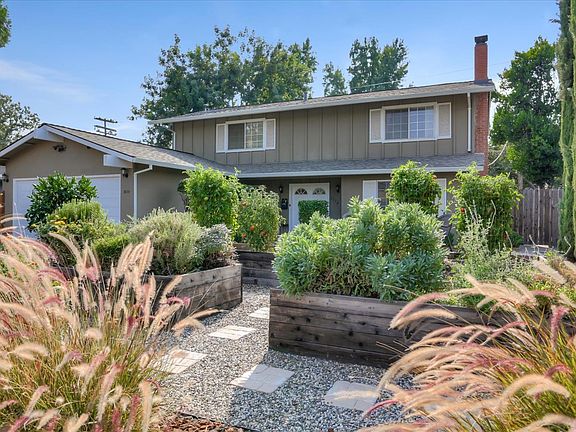 2nd image of 2570 Rogue River Dr