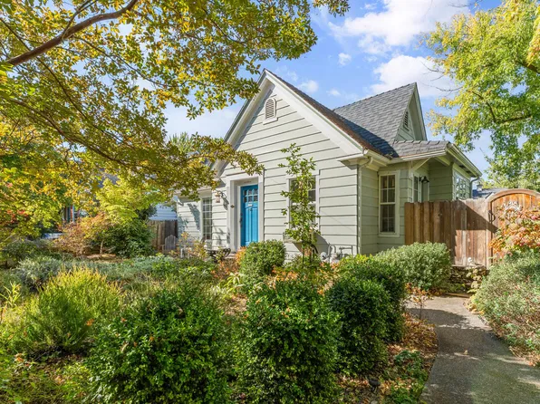 16 Ashland Ave, Medford, OR 97504