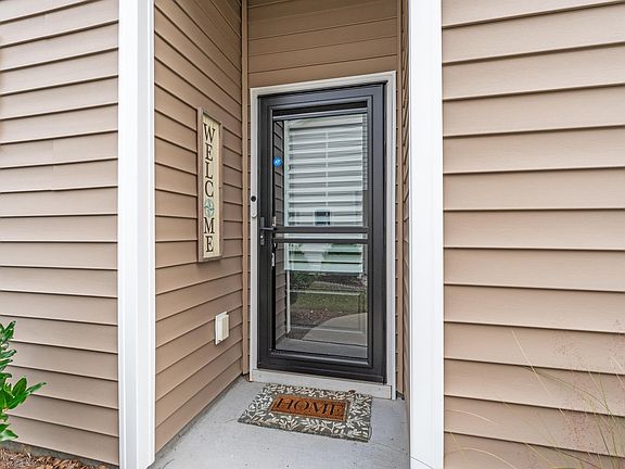 3rd image of 1852 Melville Ct.