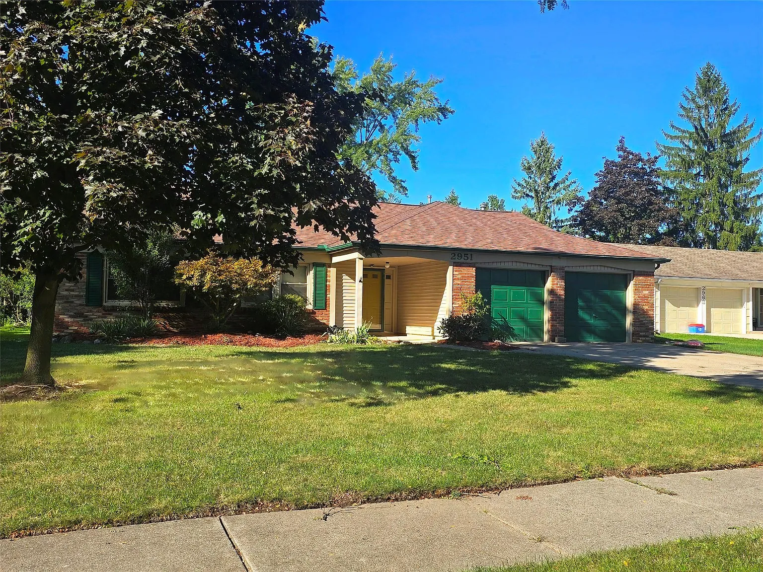 4 bed, 2.0 bath, 1807 sqft, $2,700 — Photo 2