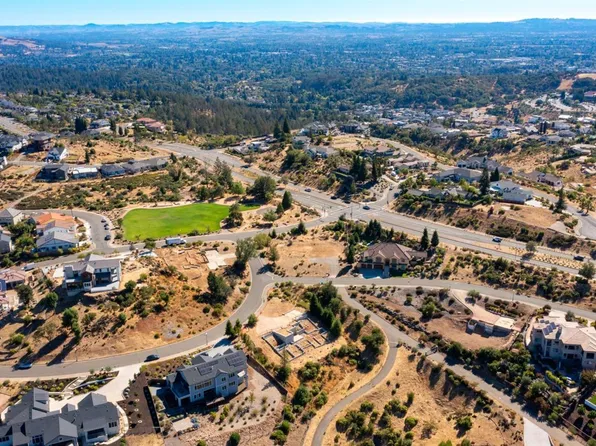 3911 Chanterelle Circle, Santa Rosa, CA 95404