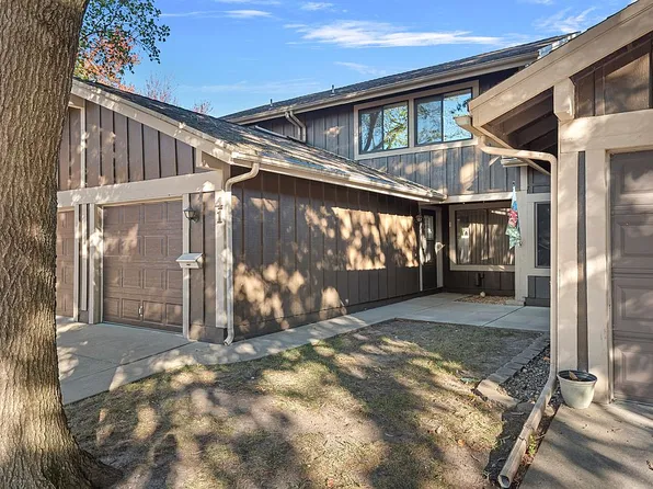 41 Redwood Ln, Springfield, IL 62704