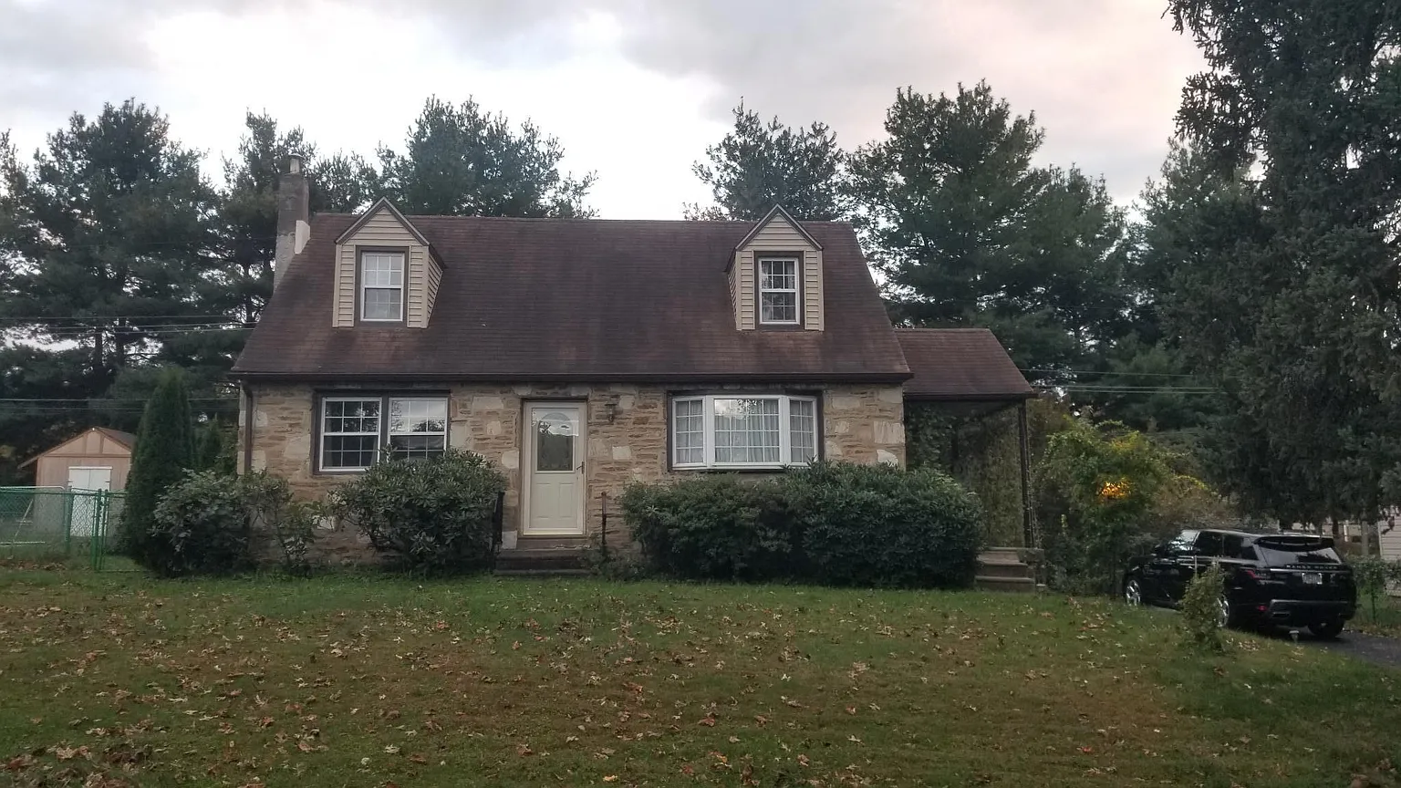 3189 Maple Rd photo 1
