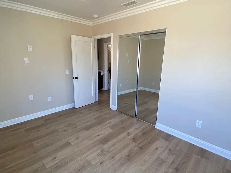 1030 E M St — Photo 24