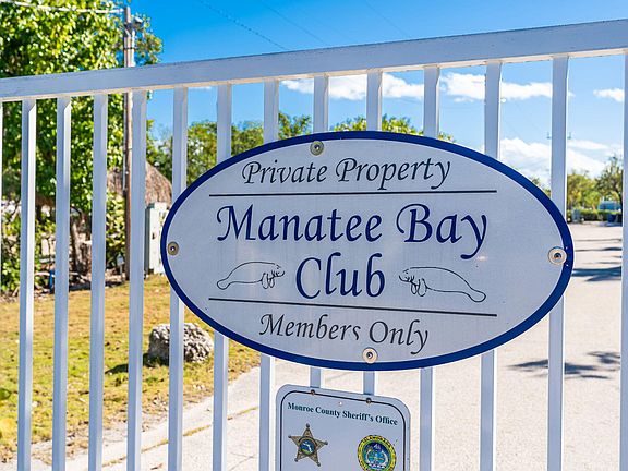 4th image of 100 Morris Ln