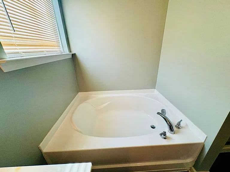 623 Hogan Dr — Photo 15