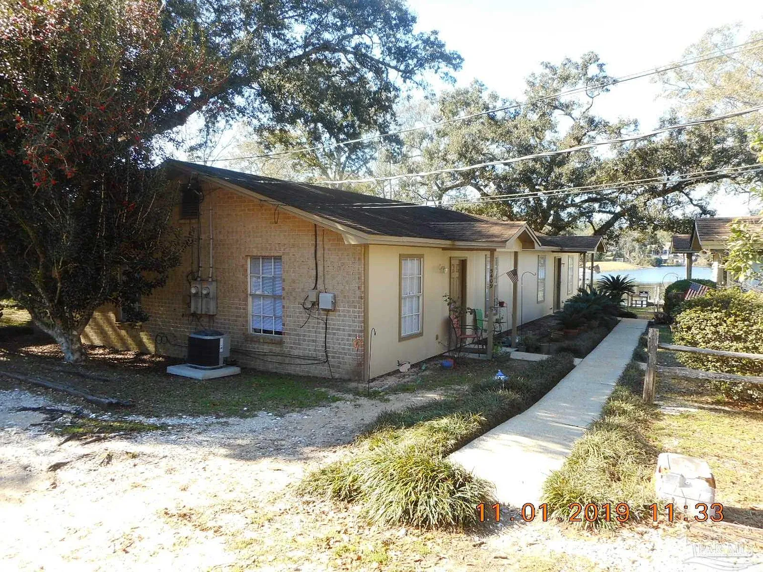 2 bed, 1.0 bath, 1000 sqft, $1,100 — Photo 2