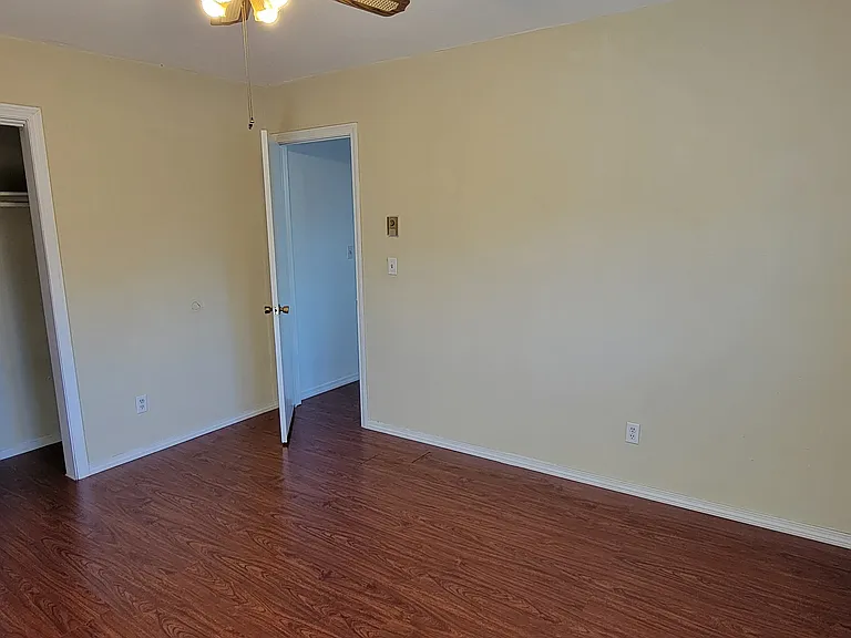 45 Donna Dr #C8 — Photo 13