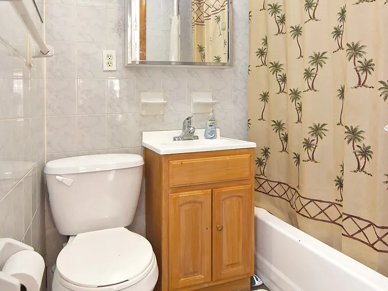1164 1st Ave #2A — Photo 5