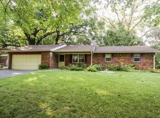 7613 Hillcrest Dr, Mooresville, IN 46158