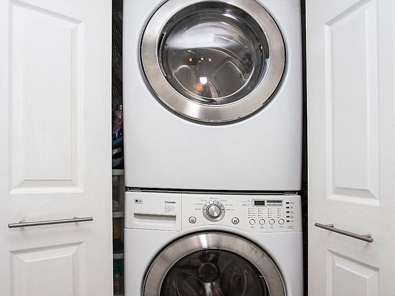 4th image of 727 Oak Park Pl