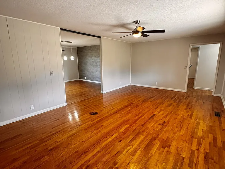 922 S 15th St — Photo 3