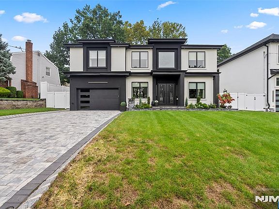 3rd image of 151 Stuart Street