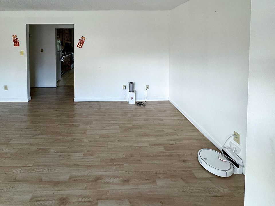 1st image of 810 Highland Dr Unit 303-M
