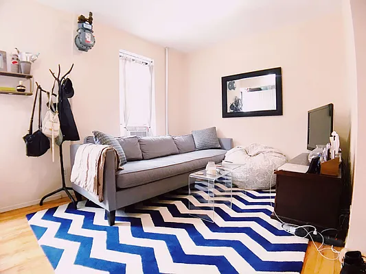 Rented by Bold New York | media 6