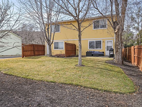 3rd image of 1147 SW Tee Ln