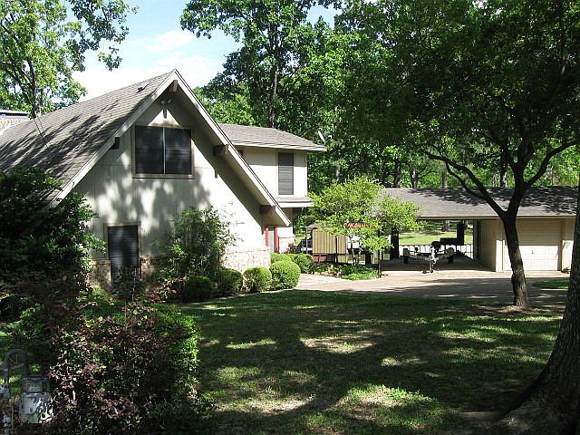 1st image of 9 Land Cove Cir