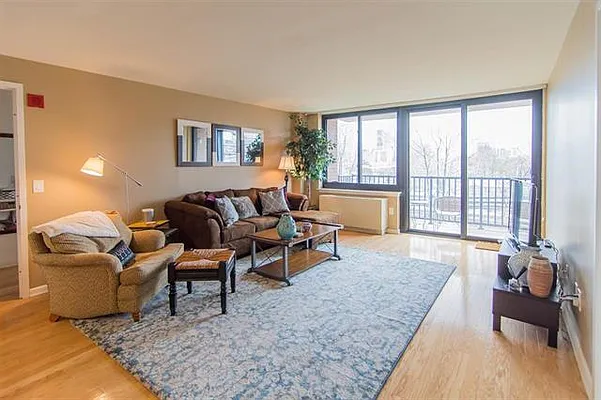 Sold by Century 21 Innovative Realty | media 47