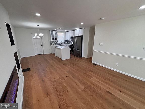2nd image of 7825 Rugby St