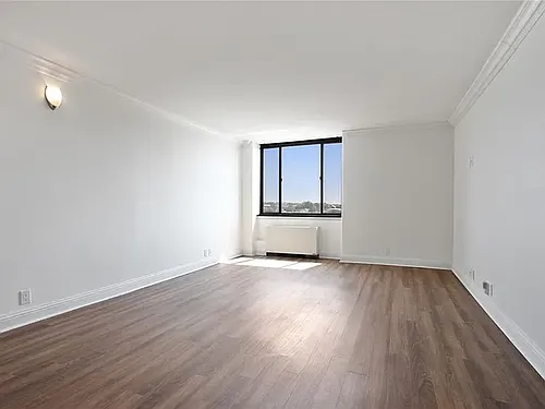 700 E 8th St #9O Photo 1