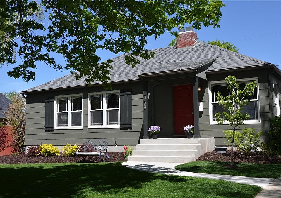 1959 E. Blaine Ave.