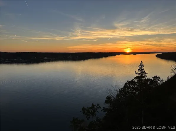 127 Cedar Crest Dr, Lake Ozark, MO 65049