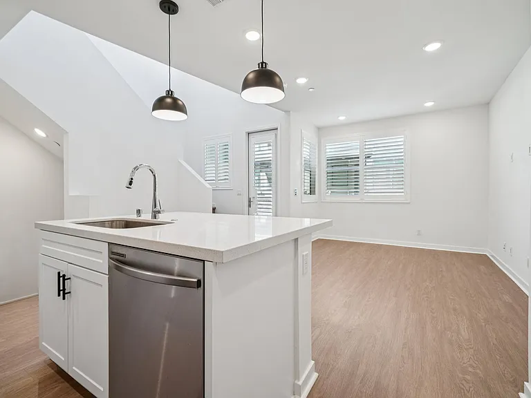 11048 Luminate Dr — Photo 8
