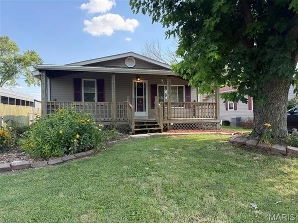 2018 Troy St, Madison, IL 62060
