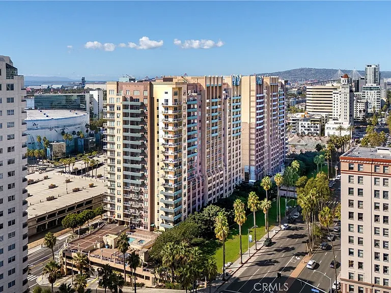 388 E Ocean #1702 — Photo 13