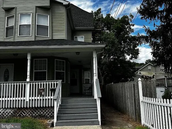 904 Carteret Ave, Trenton, NJ 08618