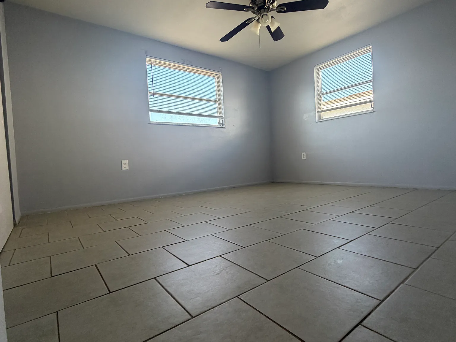 2 bed, 1000 sqft, $1,700 — Photo 4